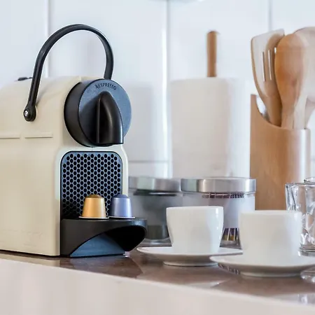 Bright & Spacious Alfama Apartment, By Timecooler * Lisboa