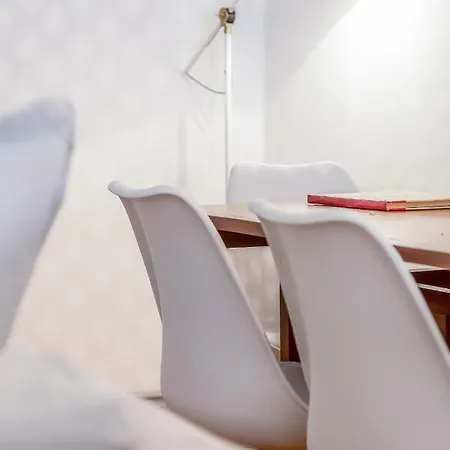 Bright & Spacious Alfama Apartment, By Timecooler Апартаменты Лиссабон