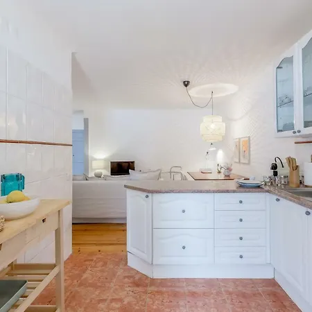 Bright & Spacious Alfama Apartment, By Timecooler Appartement