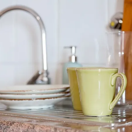 Bright & Spacious Alfama Apartment, By Timecooler Lejlighed Lisboa